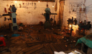 kolkata stf illegal arms factory fake currency