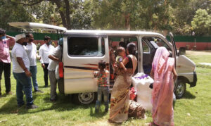 migrant family migrants starvation lockdown delhi Indian Youth congress