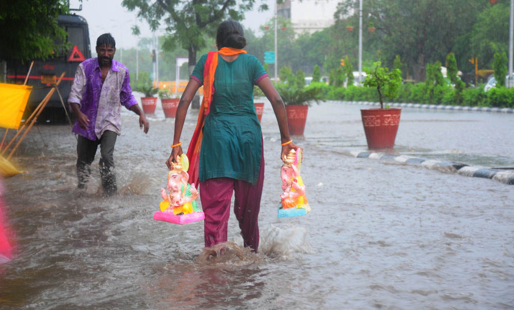 Jaipur, Rain, idols