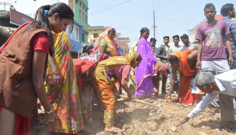 Barkagaon MLA Daughter NTPC Road