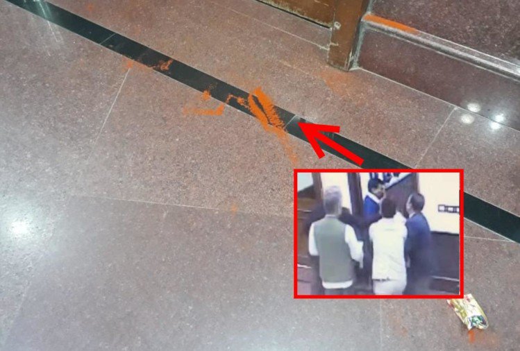 arvind kejriwal aam aadmi party aap Delhi Police Raghav Chadda