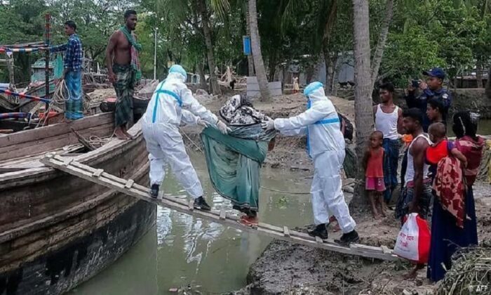 cyclone amphan victims relief work donate West bengal