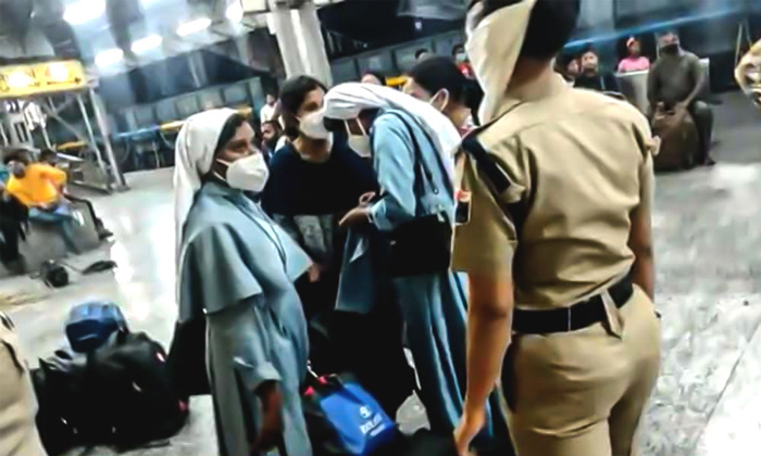 freedom of religion christian minorities india christianity Bajrang Dal Nuns