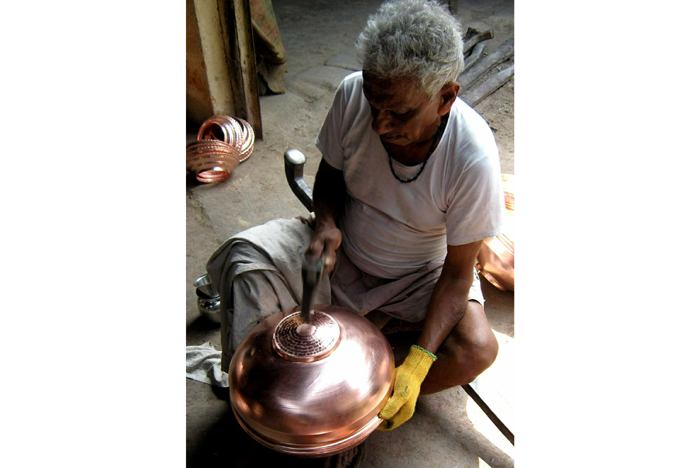 कोरोना लॉकडाउन महामारी कारीगर बर्तन महाराष्ट्र