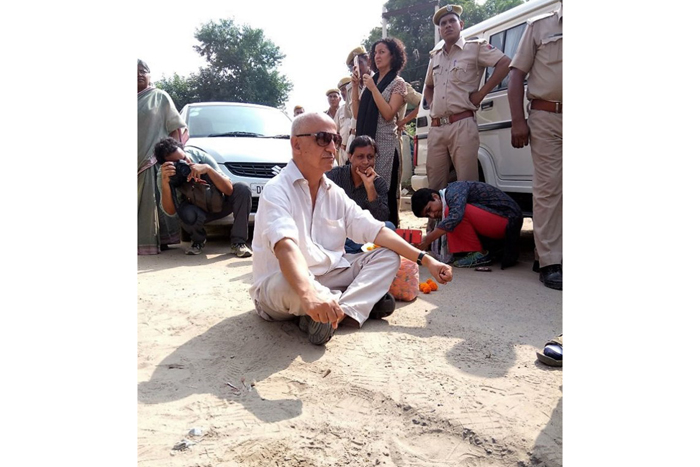 ed raids human rights activist harsh mander