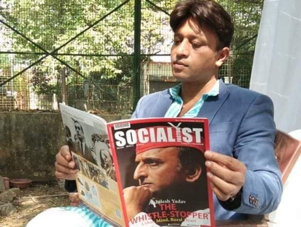 author-activist frank huzur samajwadi party